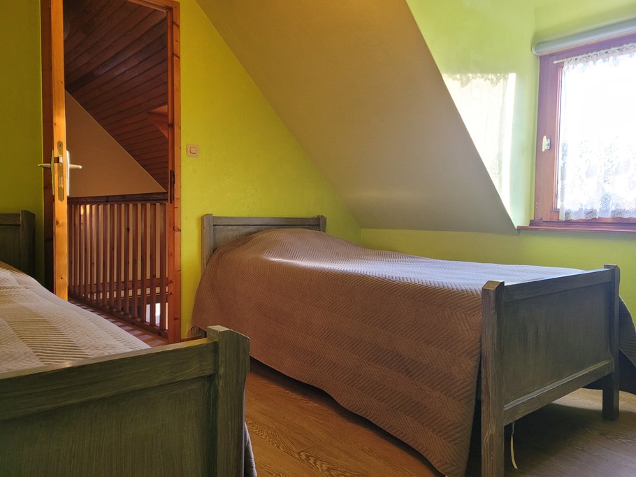 Le Grand location de vacances, Pléhedel, chambre étage avec 2 lits simples