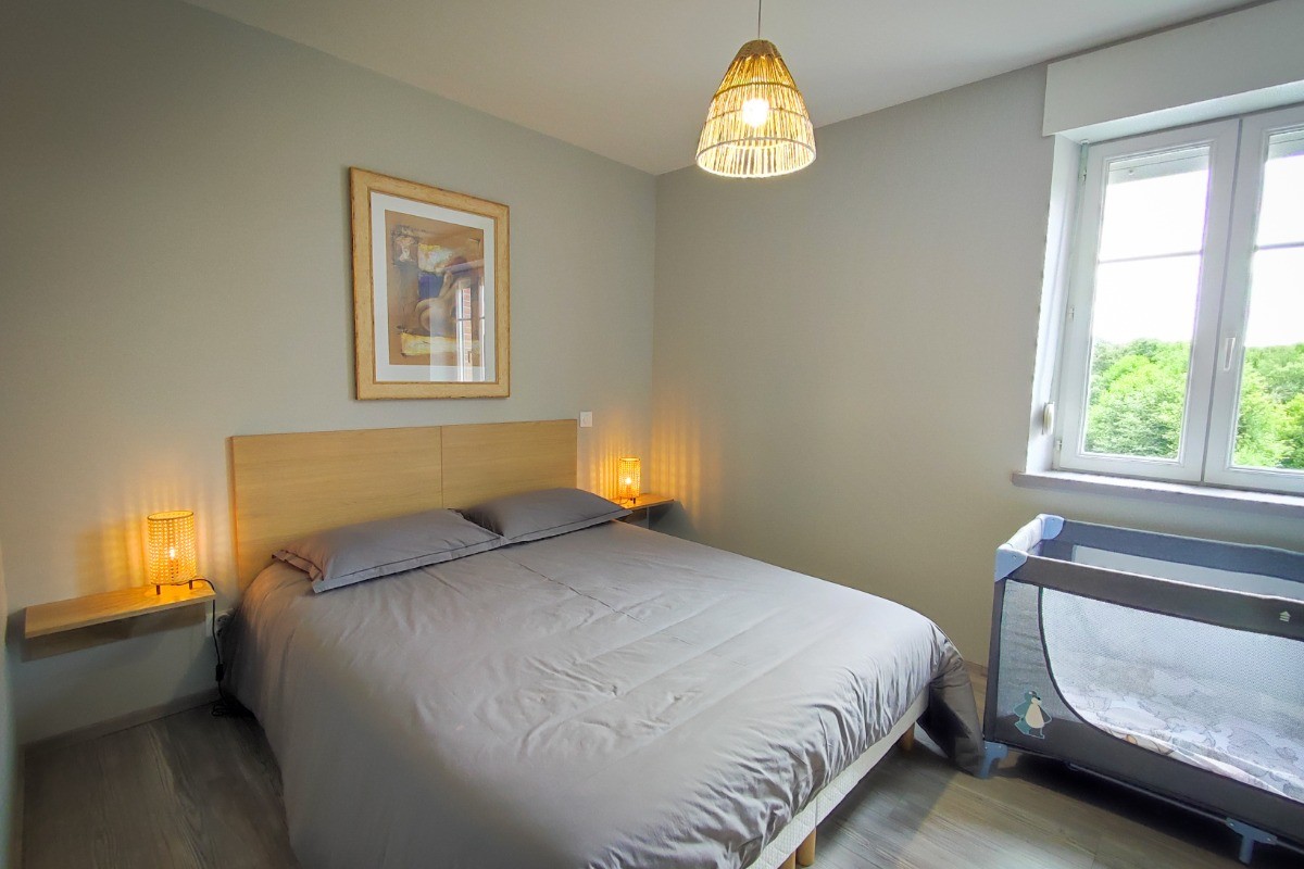 Chambre 1 - 1er étage -Lit bébé à disposition