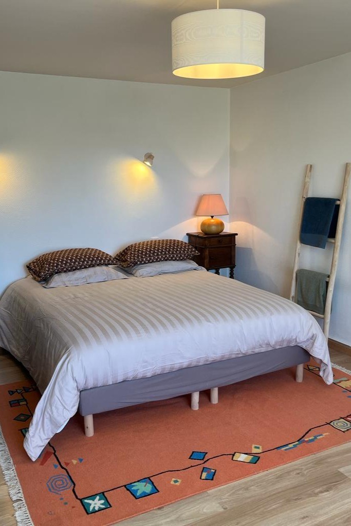 Etage 1  (vue1) : Chambre 2 avec 1 lit 160 + 1 lit 90