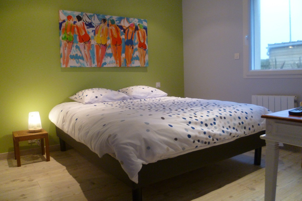 Chambre du RDC avec 1 lit 140cm