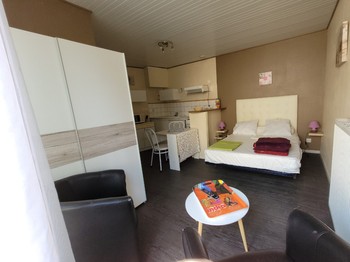 Côté chambre, salon
