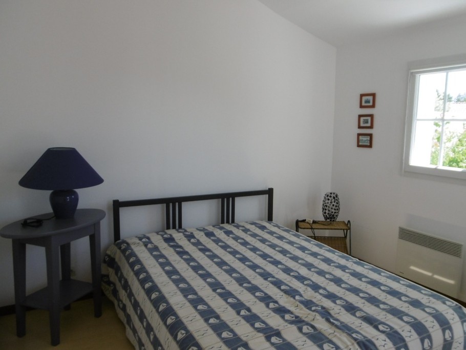 Chambre 3 avec un lit en 140