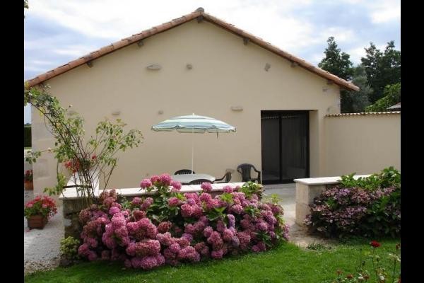 vue sur jardin et terrasse