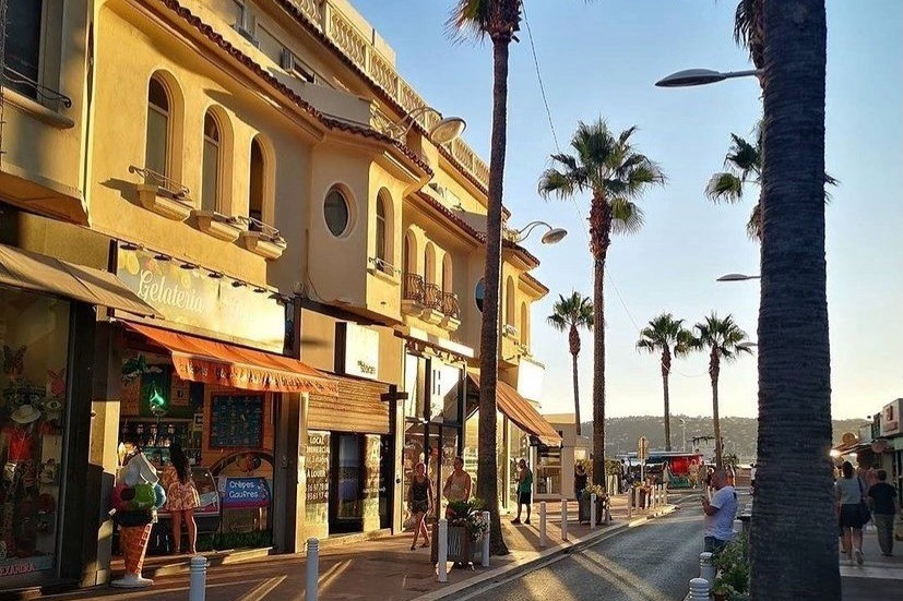 la rue commerçante à pied