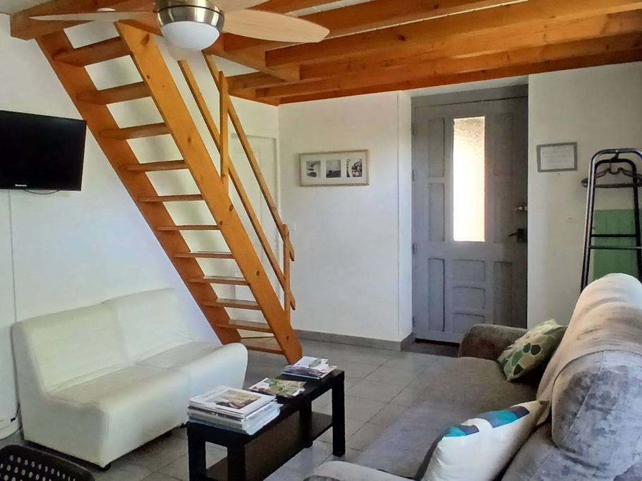 "La Boucharde" holiday cottage in Volvic: The living room