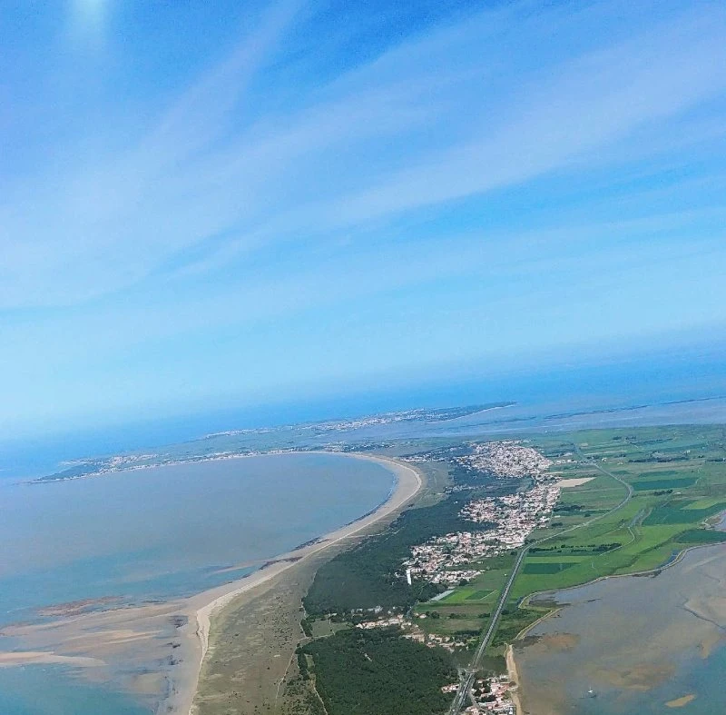 Vue aérienne du pont reliant Fromentine à Noirmoutier