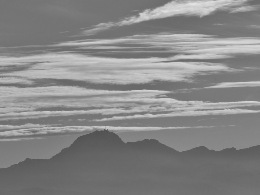 Le Pic du Midi vue du Gite Au Bouzigues