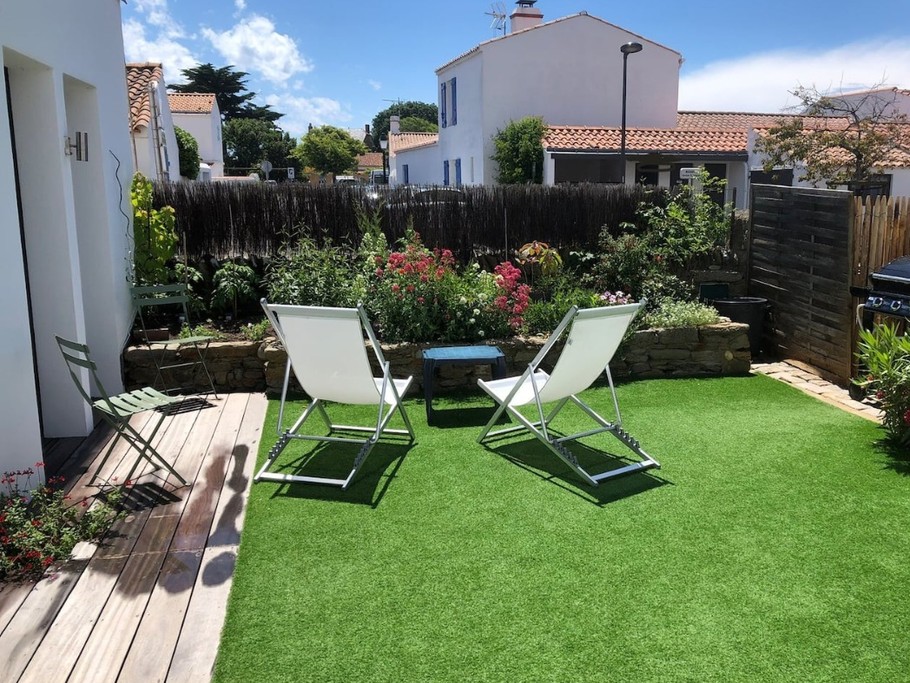 Patio ensoleillé, à l’abri du vent.