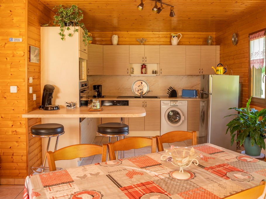Living room and kitchen - Chalet Le Jauniré - Plainfaing, Vosges