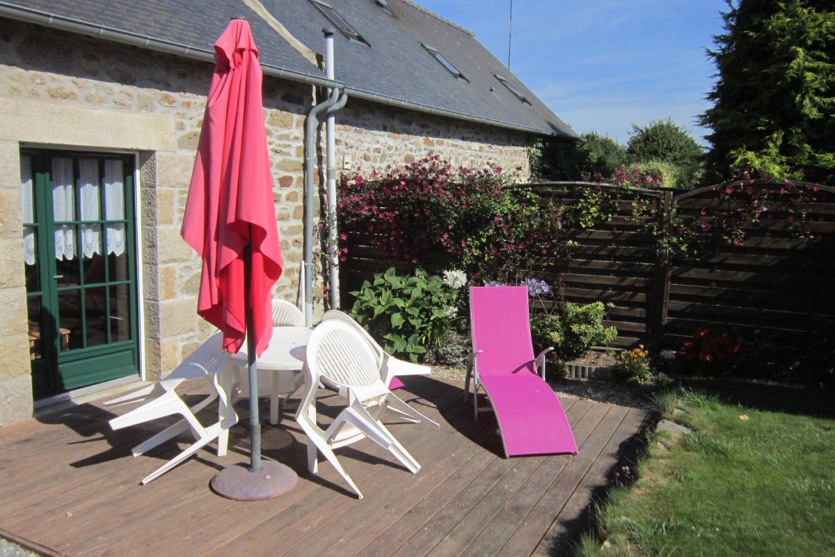 terrasse avec salon de jardin