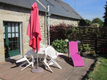 terrasse avec salon de jardin