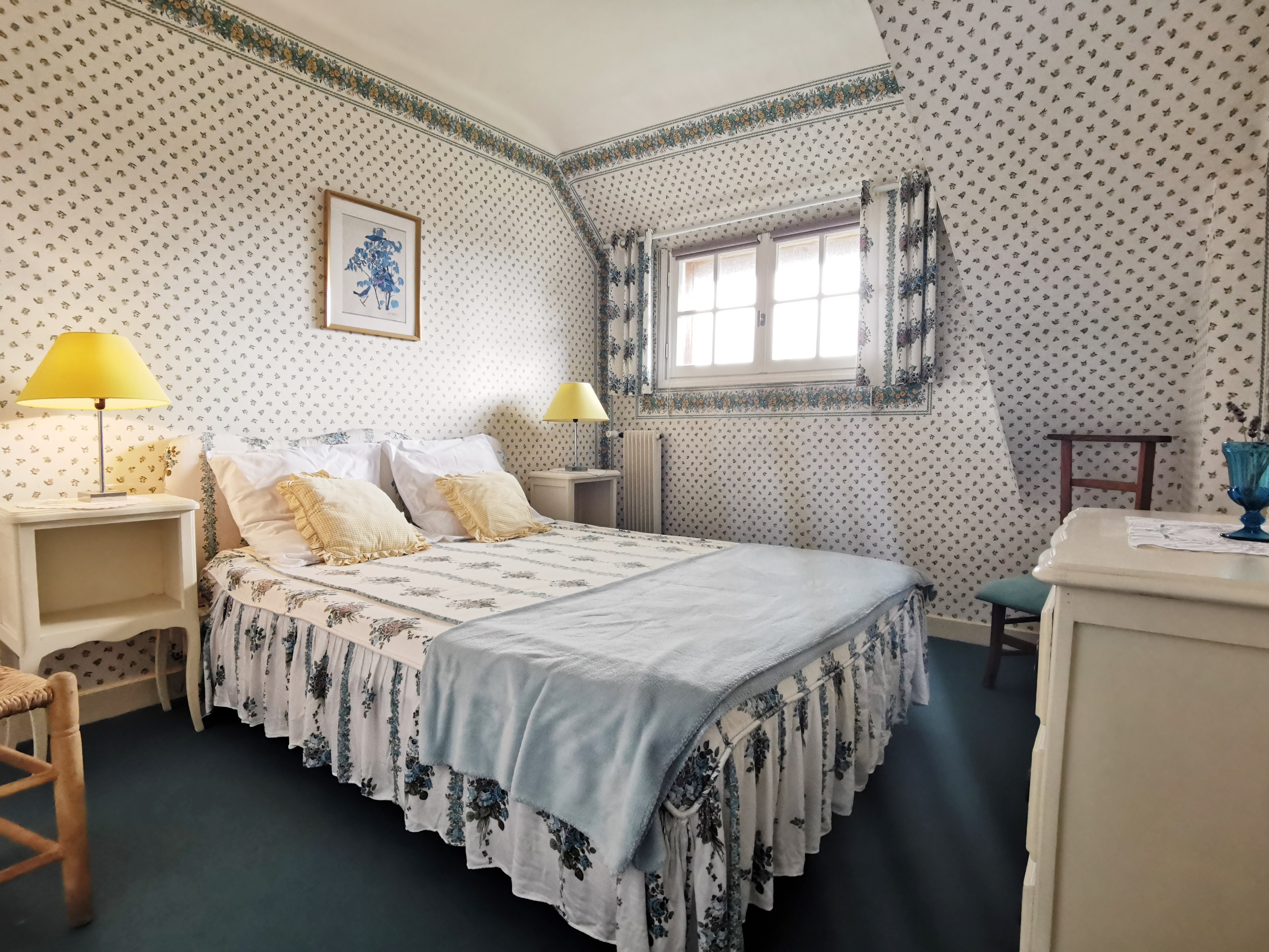 First floor: Bedroom 1 with double bed (140cm)