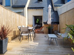 Enclosed garden
