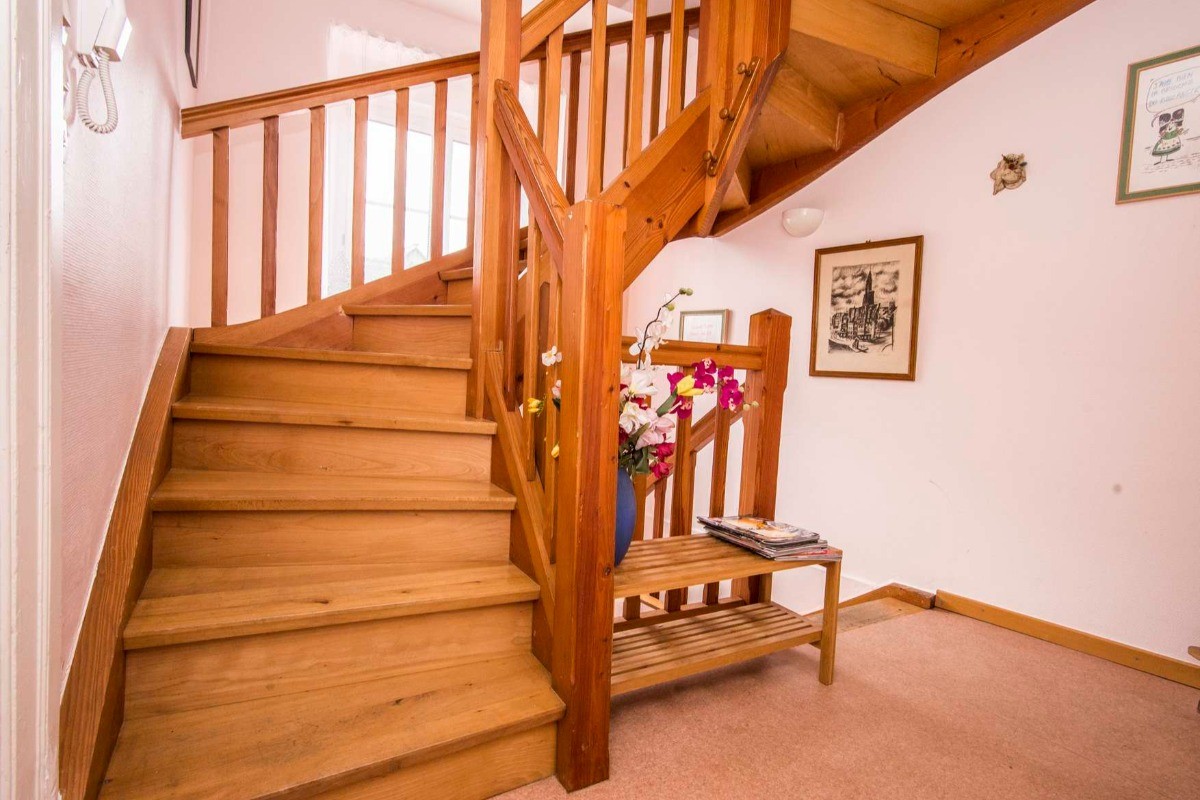 Escalier vers les chambres