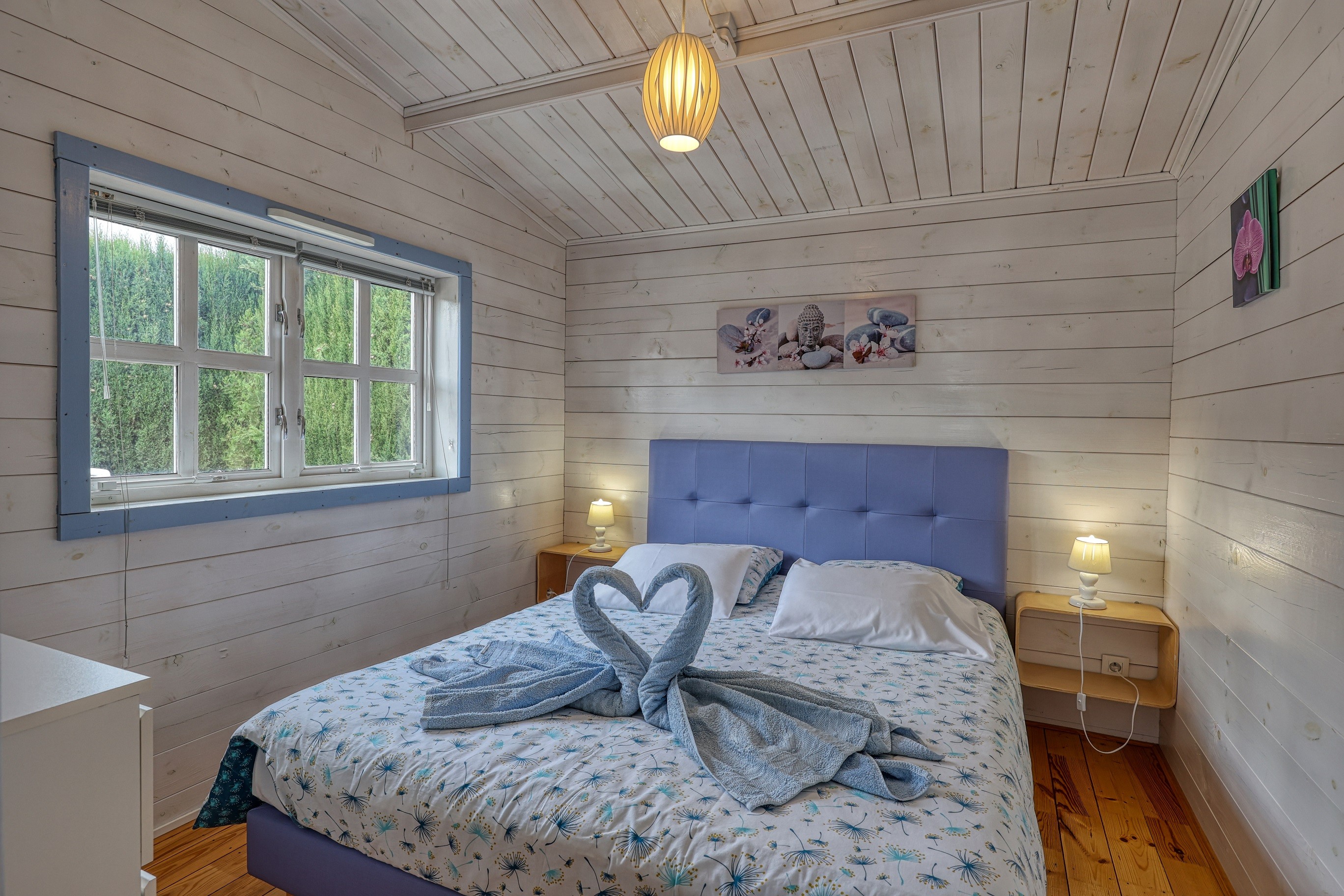 Chambre avec lit double 160x200 dans location saisonnière Hérault