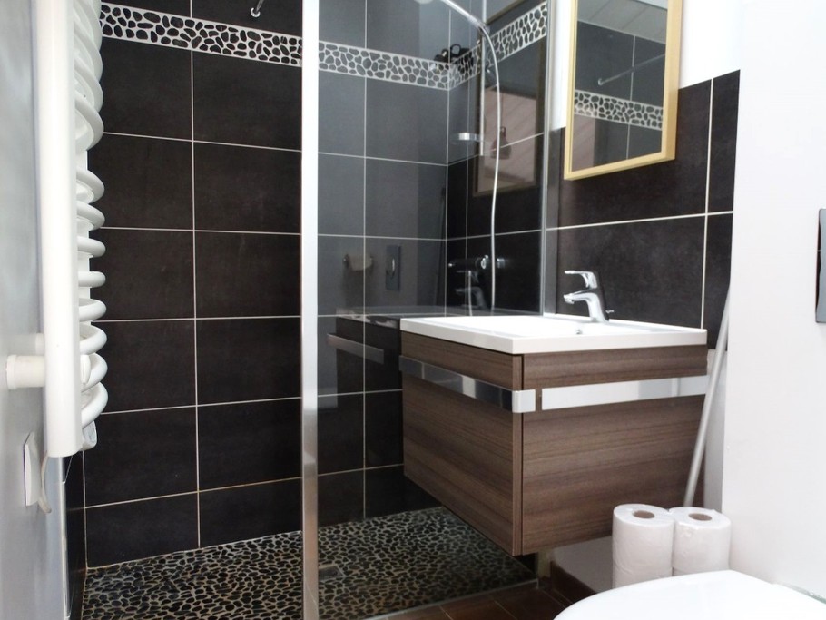 Salle d'eau attenante