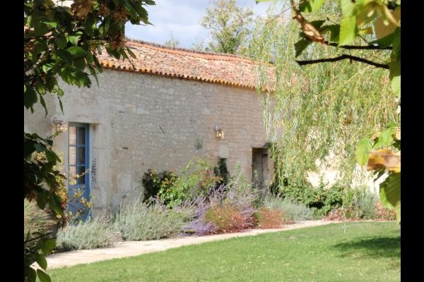 Ancienne Porterie cistercienne de l'Abbaye de Moreilles