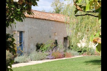 Ancienne Porterie cistercienne de l'Abbaye de Moreilles