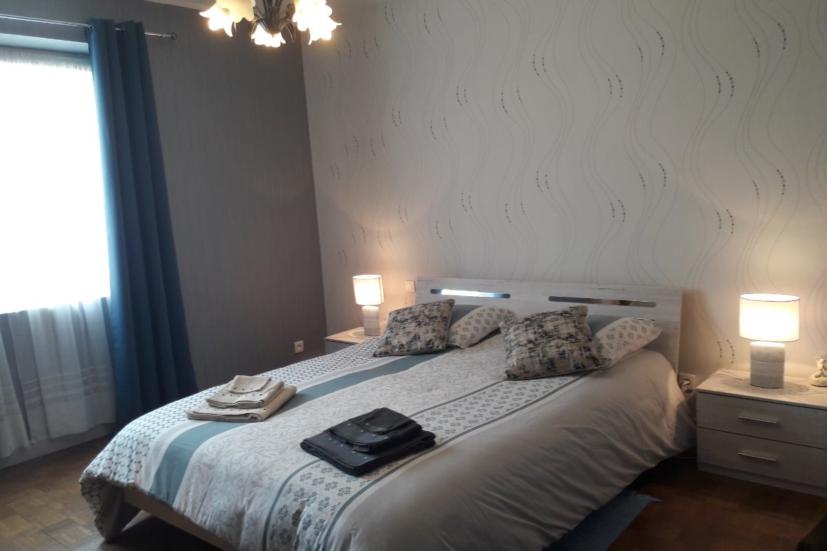 Chambre rez-de-chaussée, lit 160