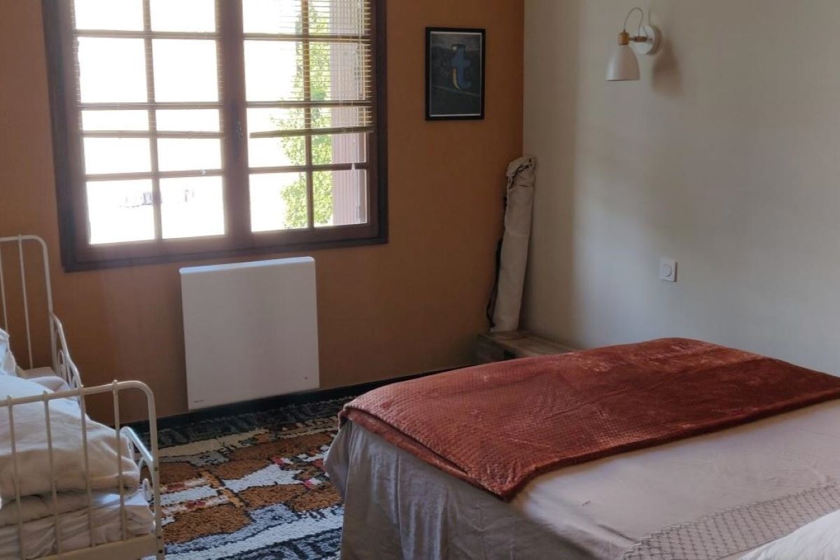 Chambre indépendante avec lit en 140 c et lit en 90 cm