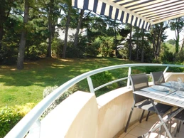 Large balcony not overlooked