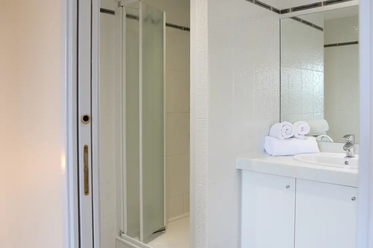 En-suite bathroom