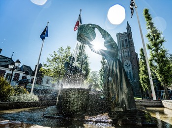 La fontaine et l'église de Cancale.
Crédits photo : CRTB PORIEL-Thibault