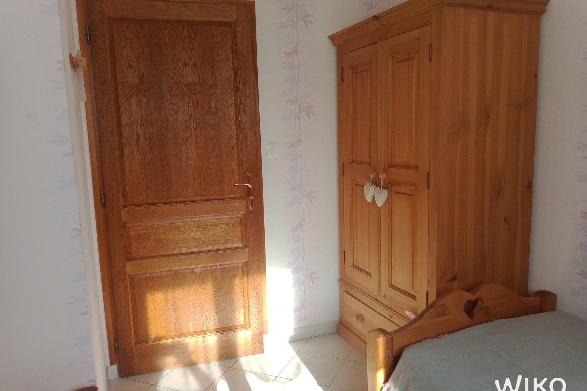 Chambre armoire penderie
