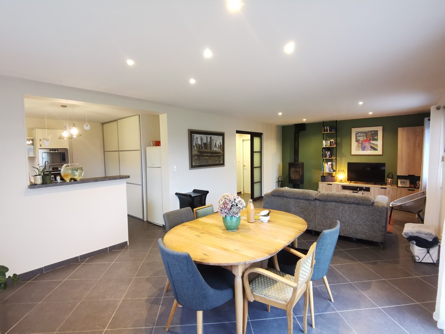 Bright, pleasant living room