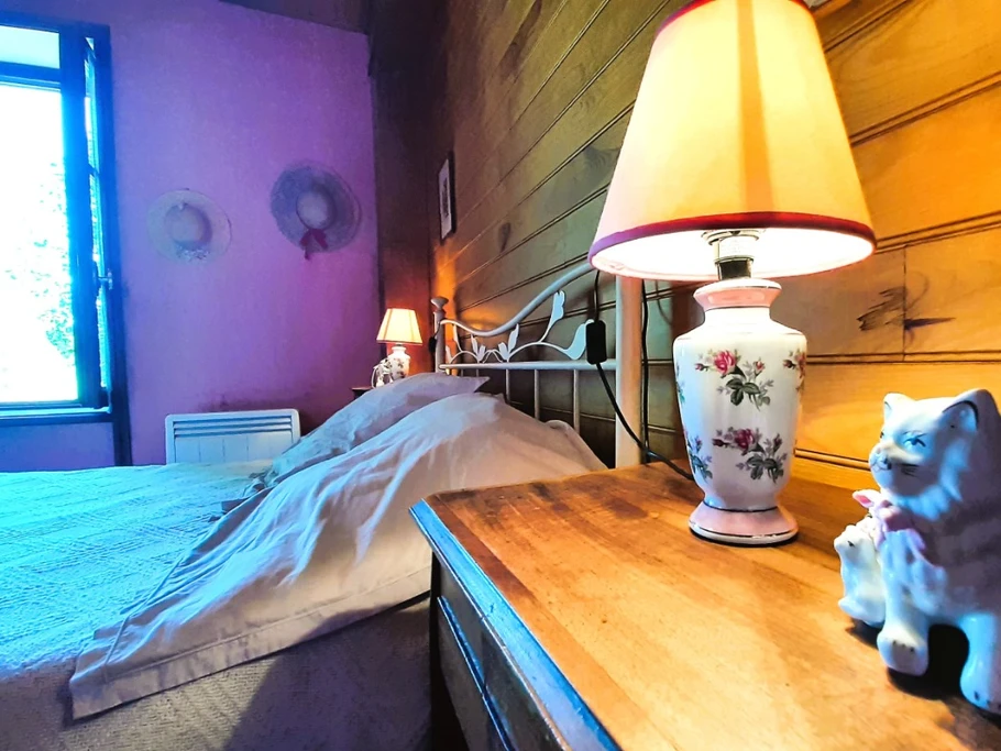 Chambre double : 1 lit 2 pers. en 140x190 cm