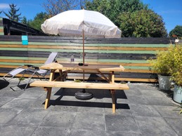 BIGOT, Pludual, Clévacances holiday rental, outdoor area with garden furniture