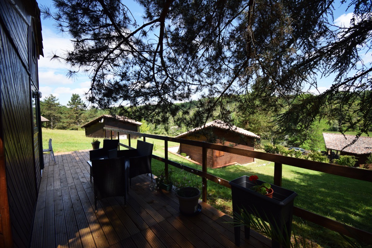 Vue entrée et extérieurs