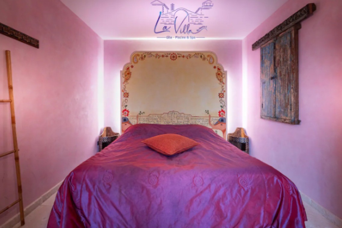 Chambre 6 - Gîte La Grange tout confort avec piscine chauffée, spa, sauna, hammam et salle de sport à Fontenay