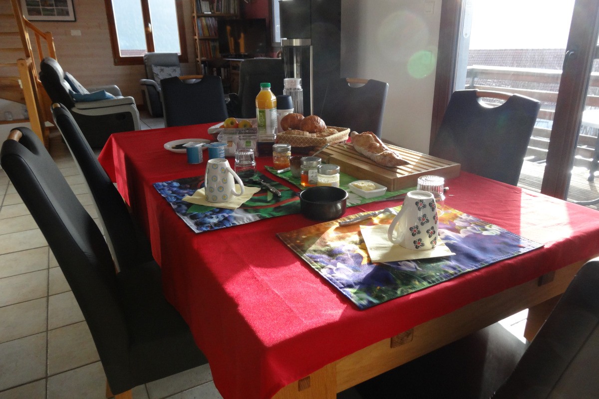 Petit déjeuner avant les belles balades - Chambre La Chouette, Chalet des Beuquillons, Gérardmer