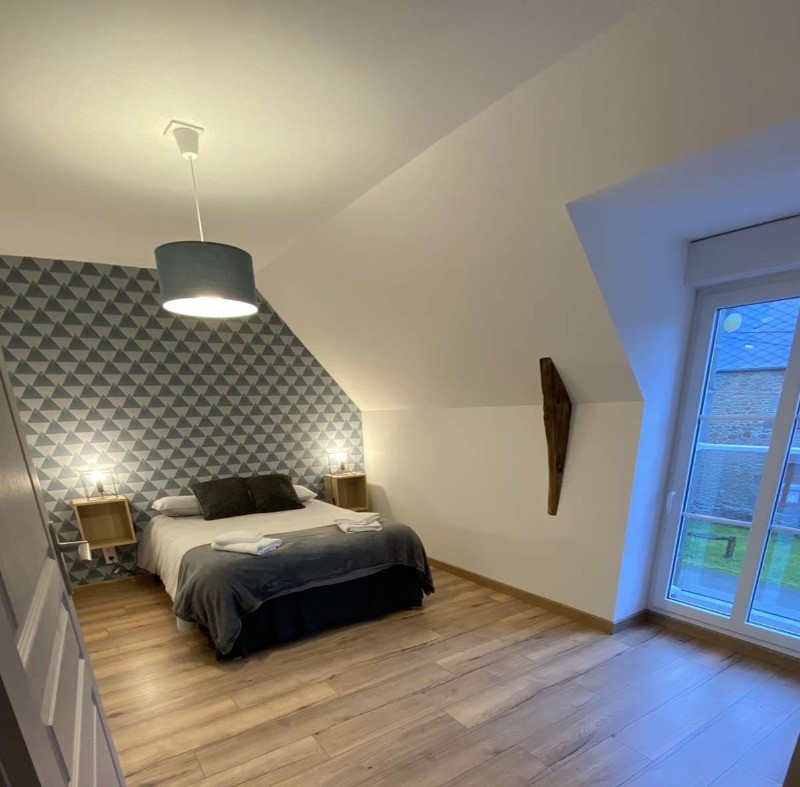 Chambre pour 2 personnes à l'étage (lit 140 cm)