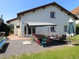 Terrasse - Gîte de groupe Le Clos du Sapin Bleu à Saint-Dié-des-Vosges, Nature&Convivialité