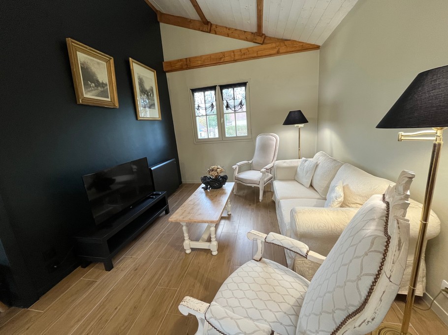 Salon vue 1 Aure-sur-mer location de vacances la Lousiane