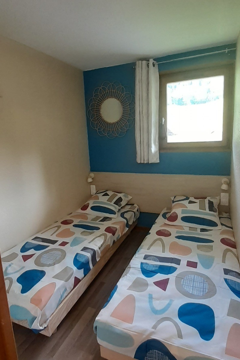 coin chambre vue montagne