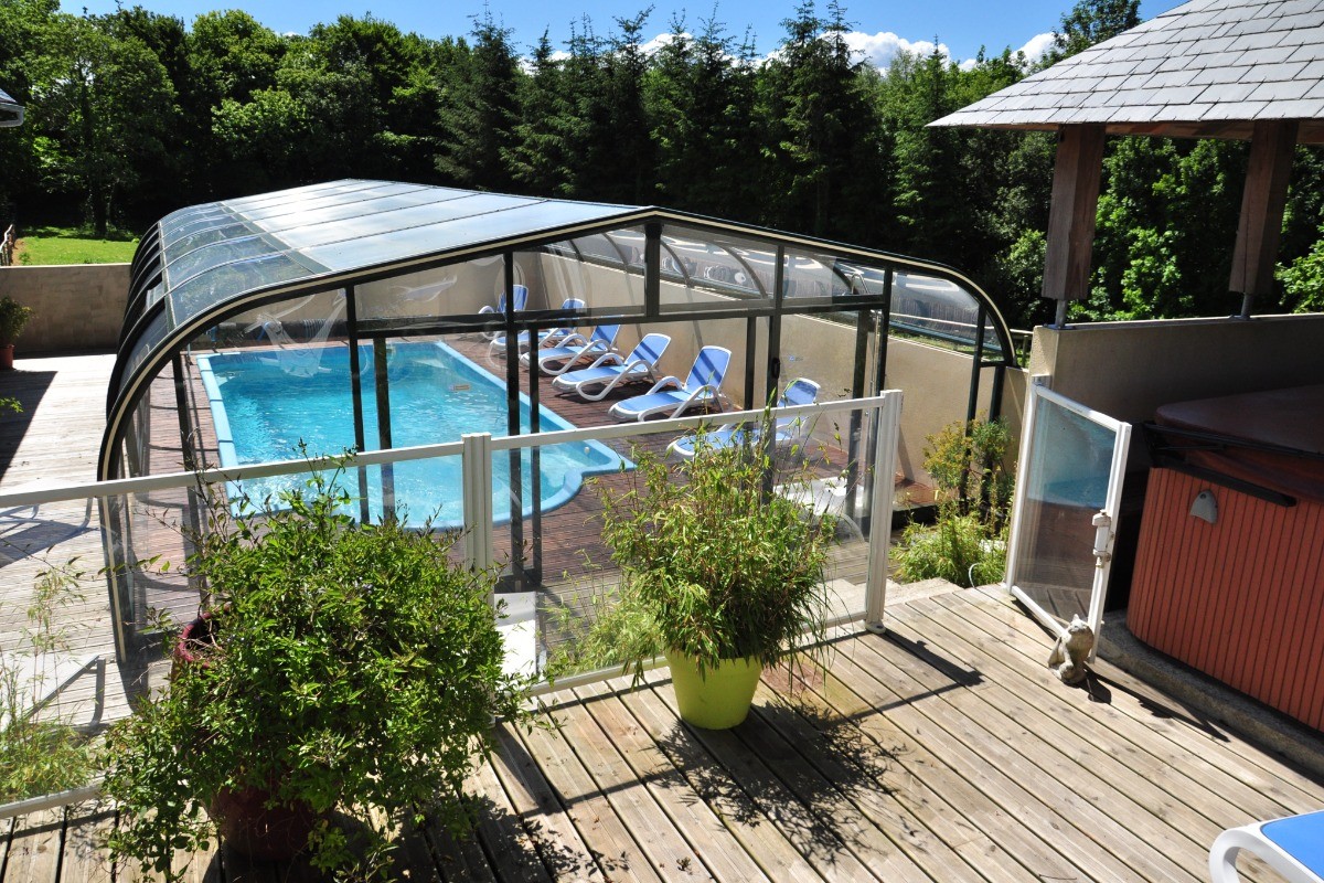 Piscine chauffée couverte