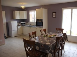 Maison indépendante avec jardin à Noirétable - Cuisine