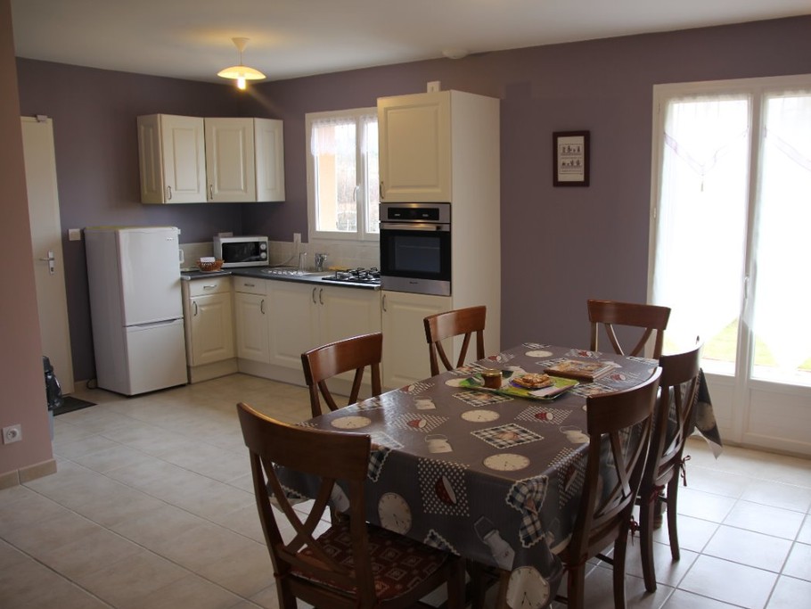 Maison indépendante avec jardin à Noirétable - Cuisine