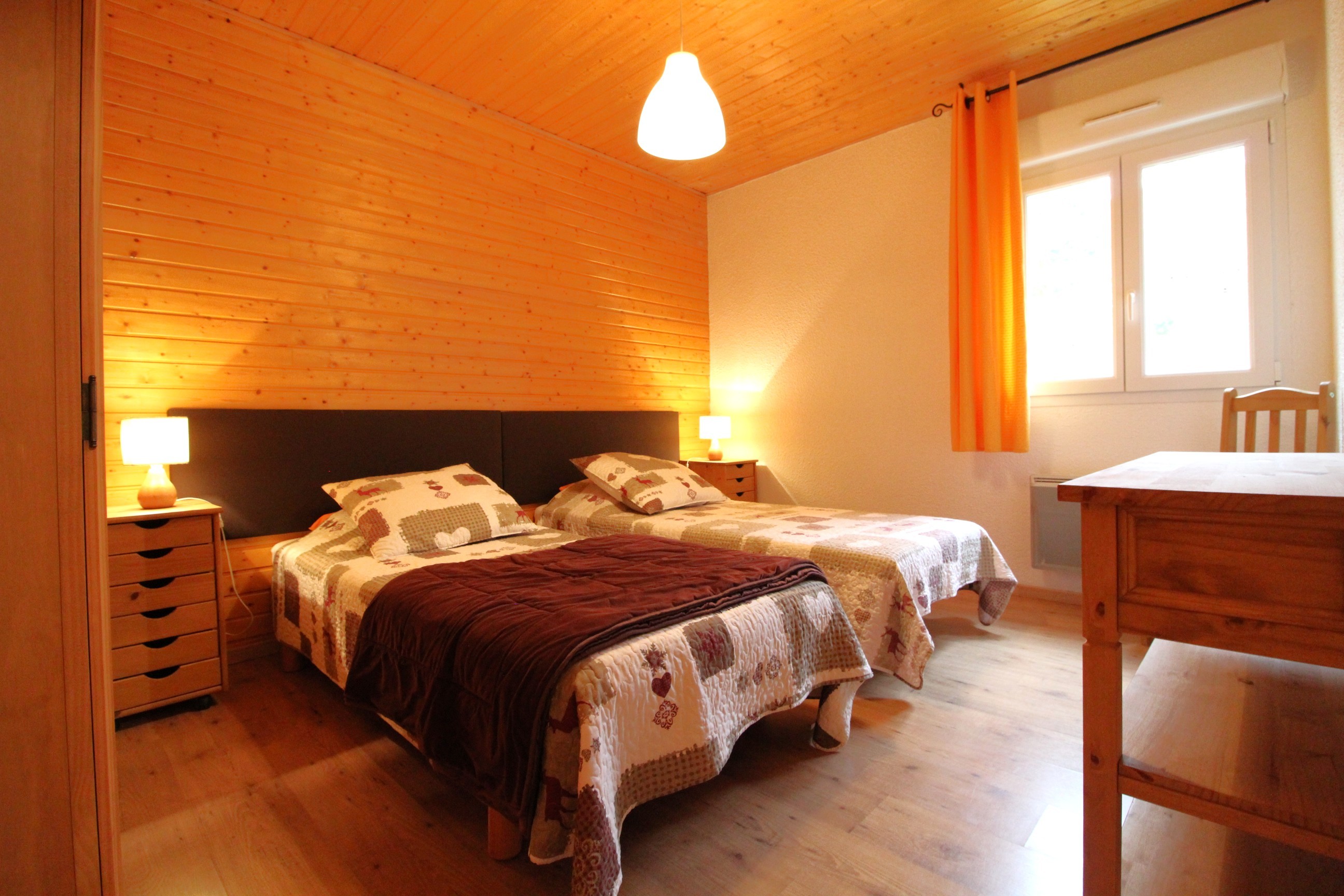 Chambre n°3 - Gîte Le Sapin, proche lacs et randonnées, pour 4-8p