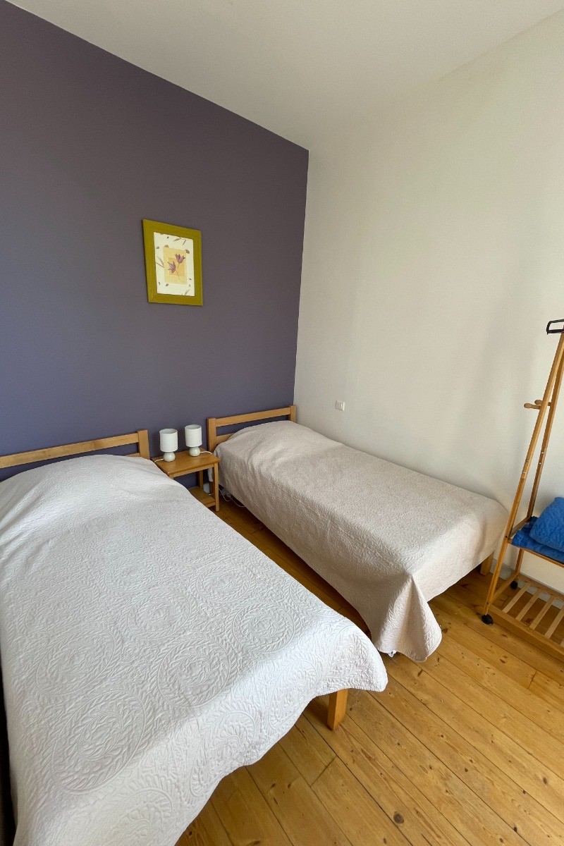 chambre avec 2 lits simples