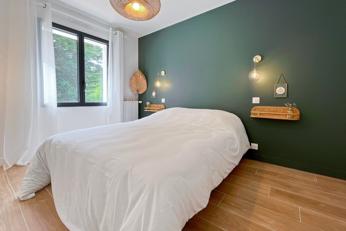 Chambre 2 avec un lit en 160