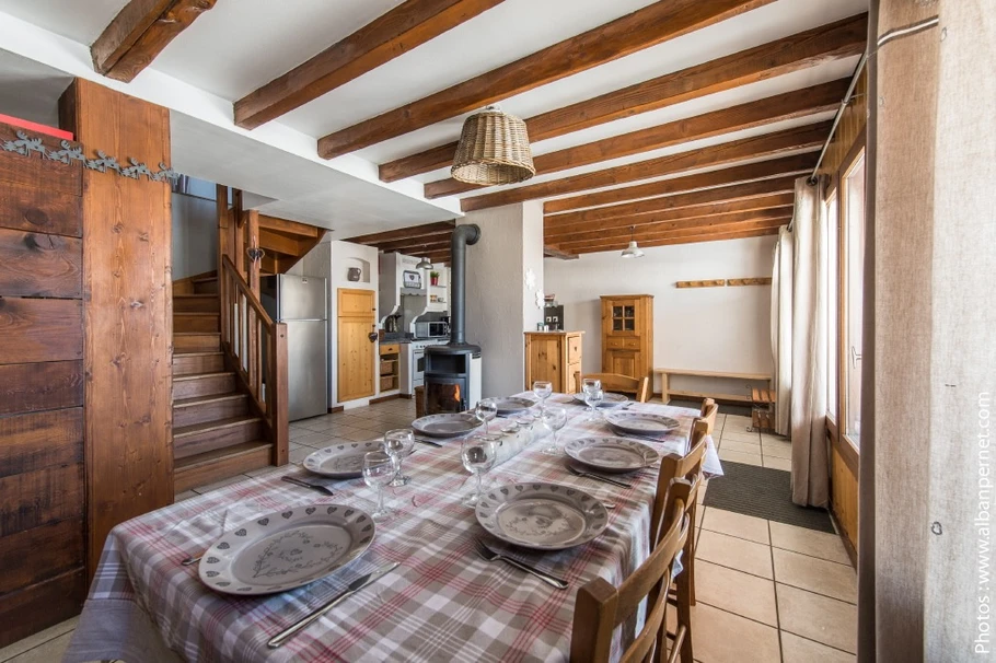 Le Fleur de Neige gîte Albiez Montrond - station familiale en Savoie - espace repas