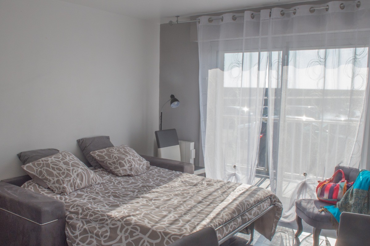 Couchage haute qualite 2 personnes 
Vue sur le port