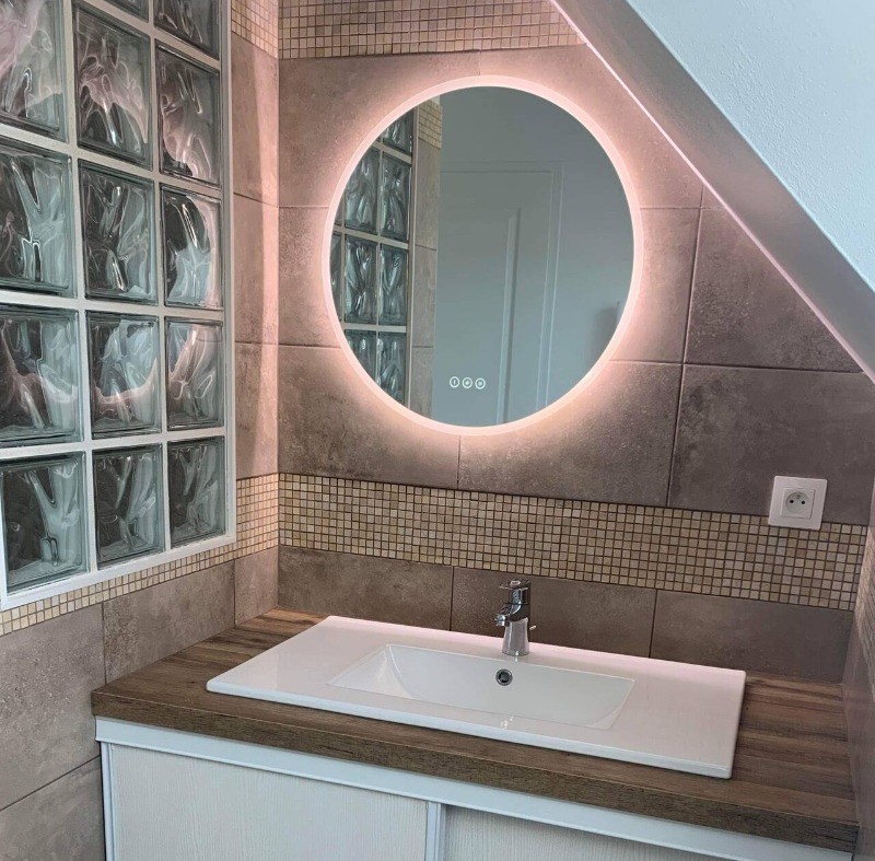 Salle d'eau avec douche à l'étage