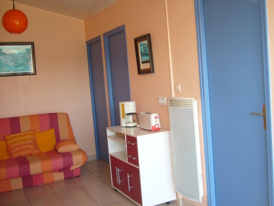 salon côté sanitaires