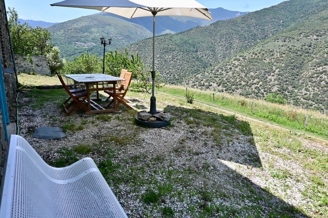 Terrasse avec salon de jardin