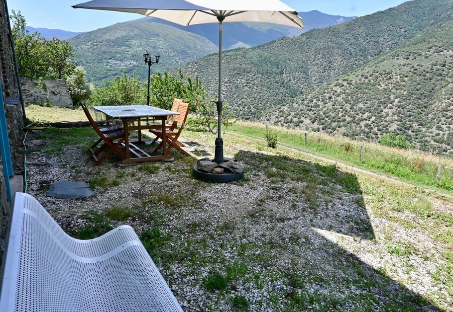 Terrasse avec salon de jardin